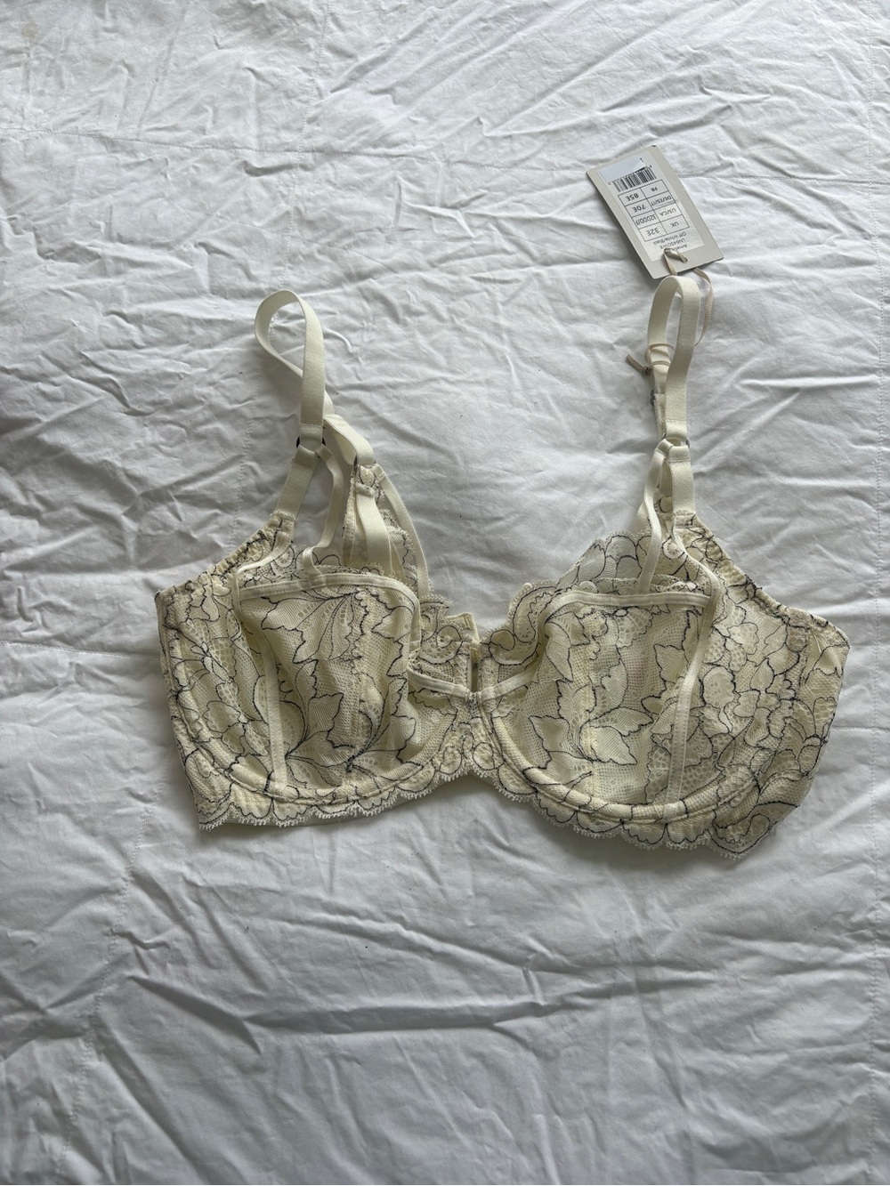 Bravissimo Amelia Sheer Floral Lace Underwire Bra in Cream